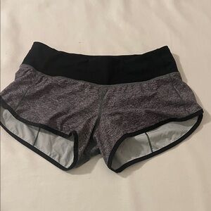 Lululemon speeds 2.5 inch size 2 Shorts